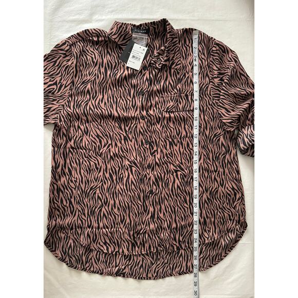 Pleione Patterned Long Sleeve Button-up Shirt in Mauve Black Swirl Size M - Picture 7 of 7